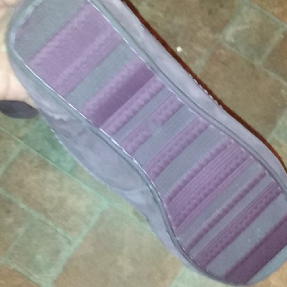 Slippers - Picture 2 of 2